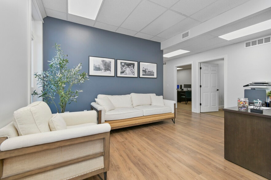 More Photos Of 1010 Sugarland Dr, Pleasant Hill Office Residential For Lease