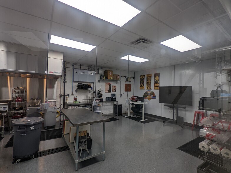 More Photos Of 7501 Carnegie Ave, Cleveland Manufacturing For Lease