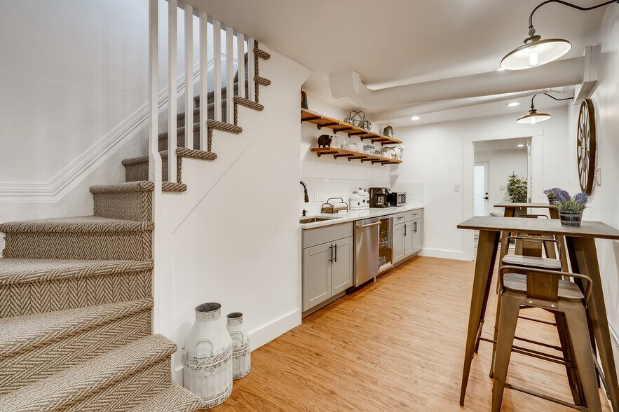 More Photos Of 1330 Logan St, Denver Office For Lease