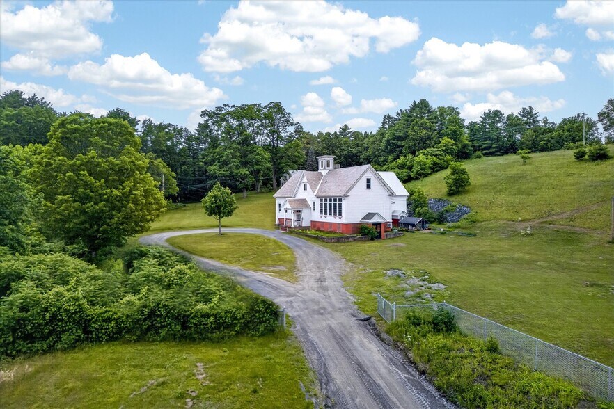 More Photos Of 66 Duttonsville School dr, Cavendish Schools For Sale