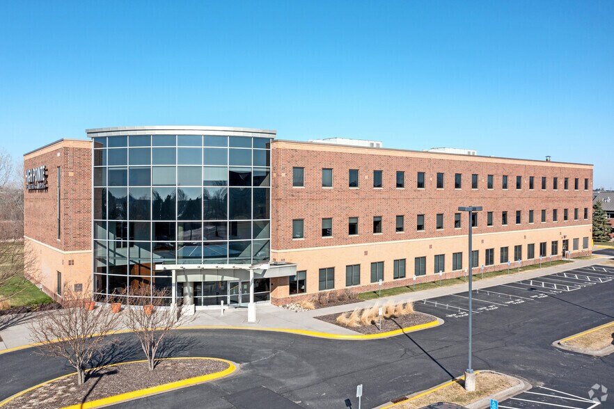 Primary Photo Of 8650 Hudson Blvd, Lake Elmo Medical For Lease