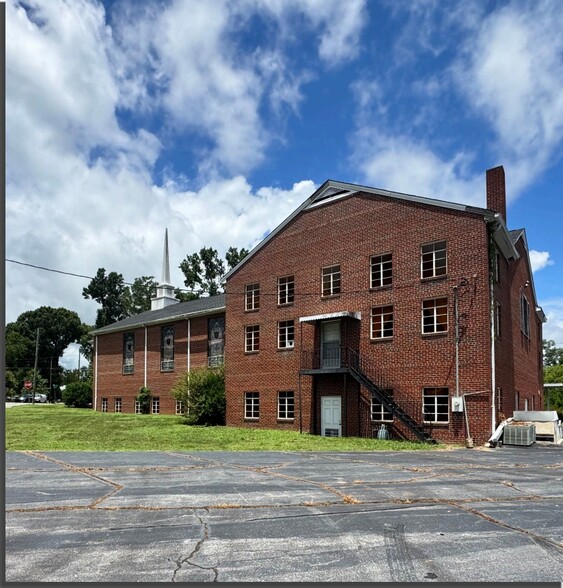 More Photos Of 200 Moir St, Eden Religious Facility For Sale