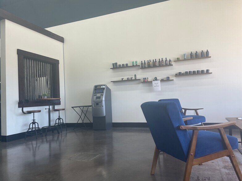 More Photos Of 130-176 Blue Lakes Blvd N, Twin Falls General Retail For Lease