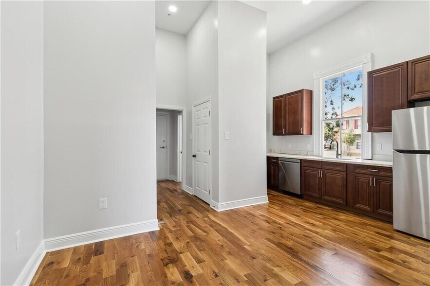 More Photos Of 1100 N Broad Ave, New Orleans Storefront Retail Residential For Sale