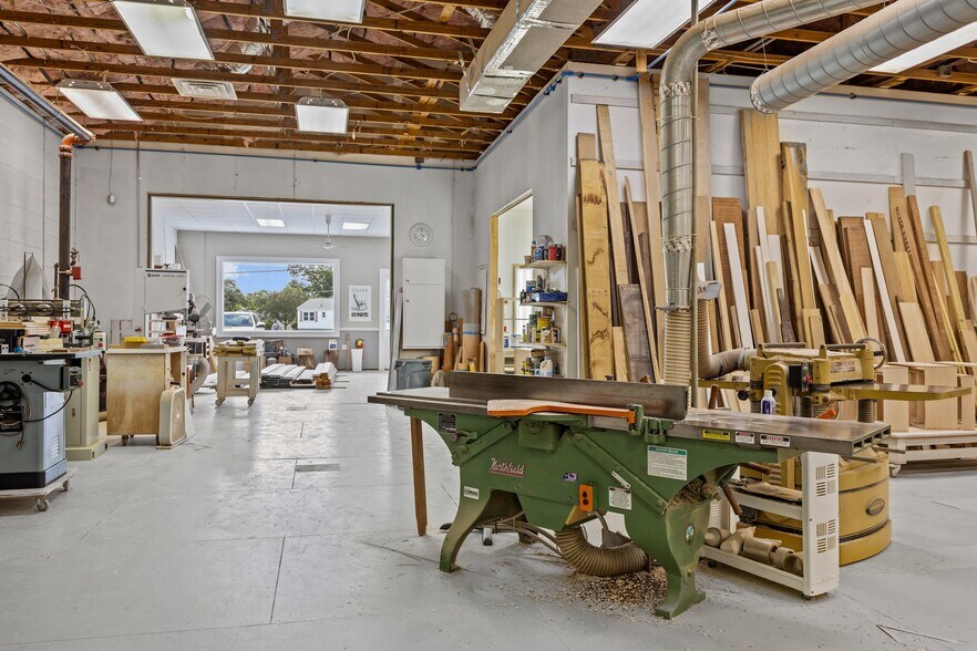 More Photos Of 1622-B Live Oak St, Beaufort Freestanding For Sale