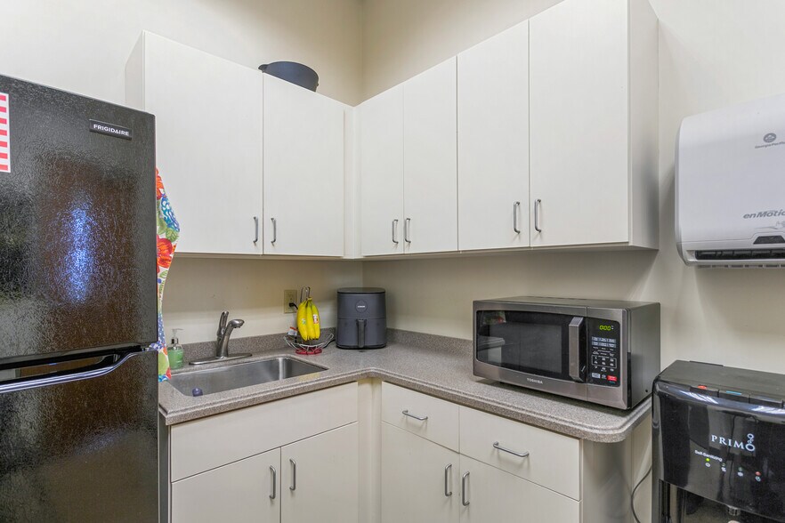 More Photos Of 2437 S Church St, Burlington Auto Dealership For Sale