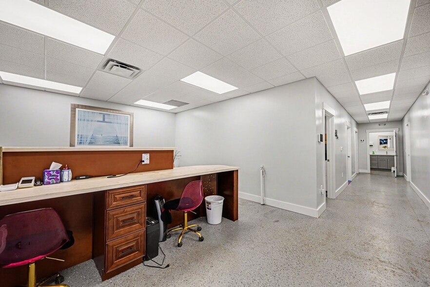 More Photos Of 215 Irvan Ct NW, Concord Flex For Lease