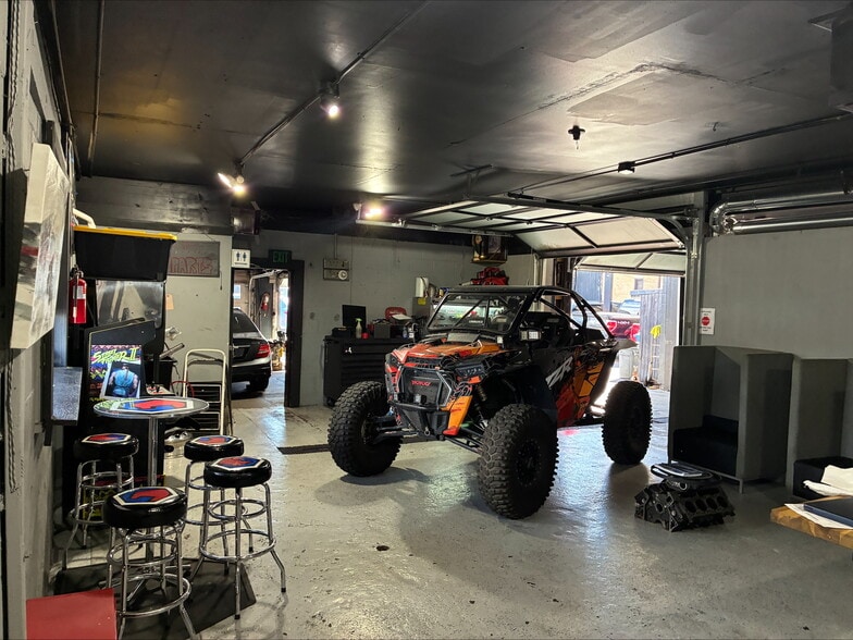 More Photos Of 5380 N Federal Blvd, Denver Auto Repair For Sale