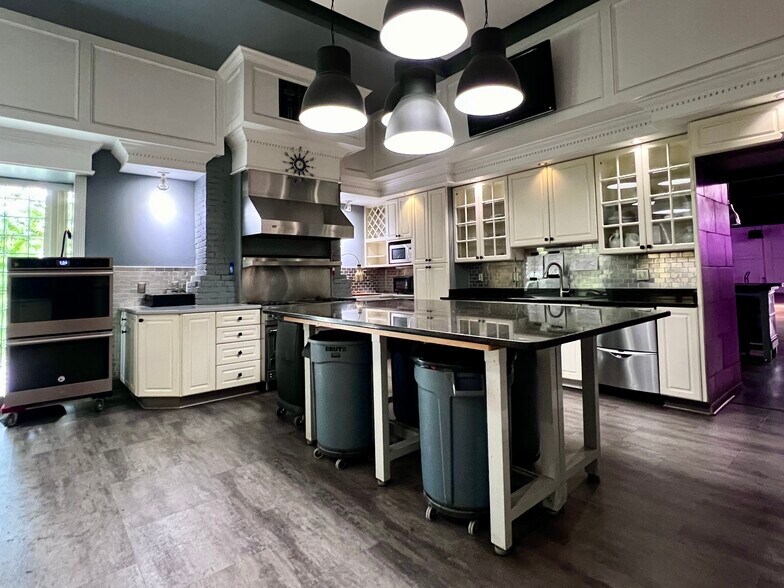 More Photos Of 3030 Jane St, Pittsburgh Warehouse For Lease