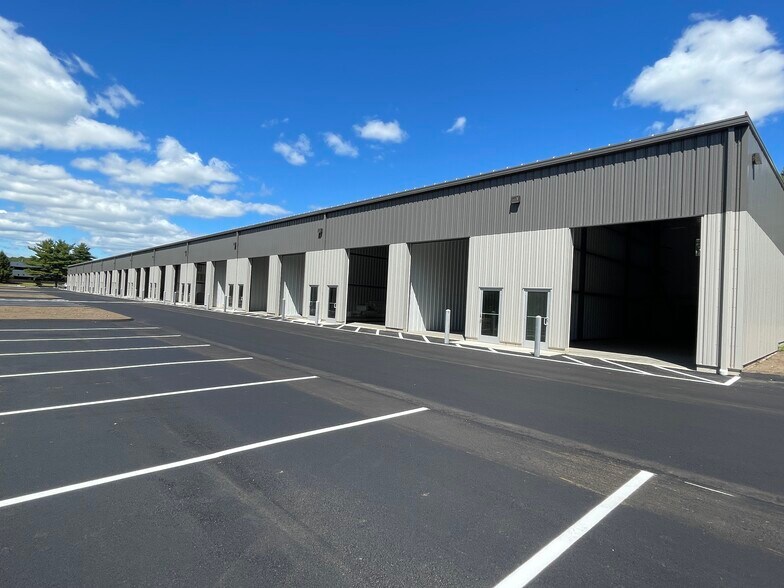 More Photos Of 100 South Satellite Rd, South Windsor Warehouse For Lease