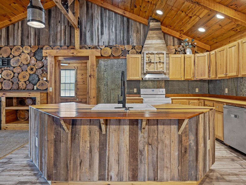 More Photos Of 1640-642 River Rd, Hot Springs Apartments For Sale