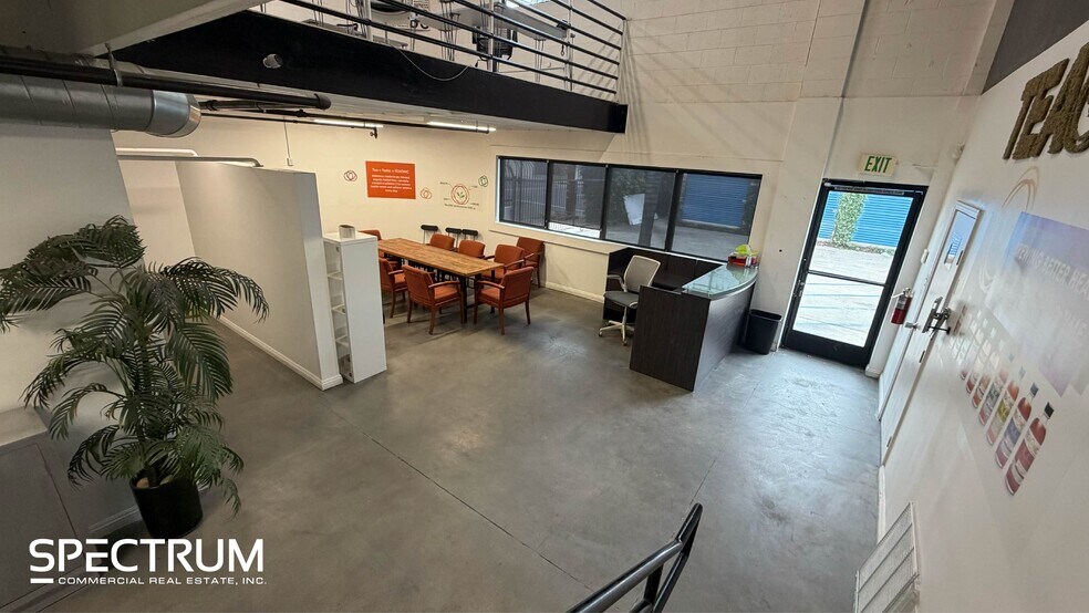 More Photos Of 15911 Arminta St, Van Nuys Manufacturing For Lease