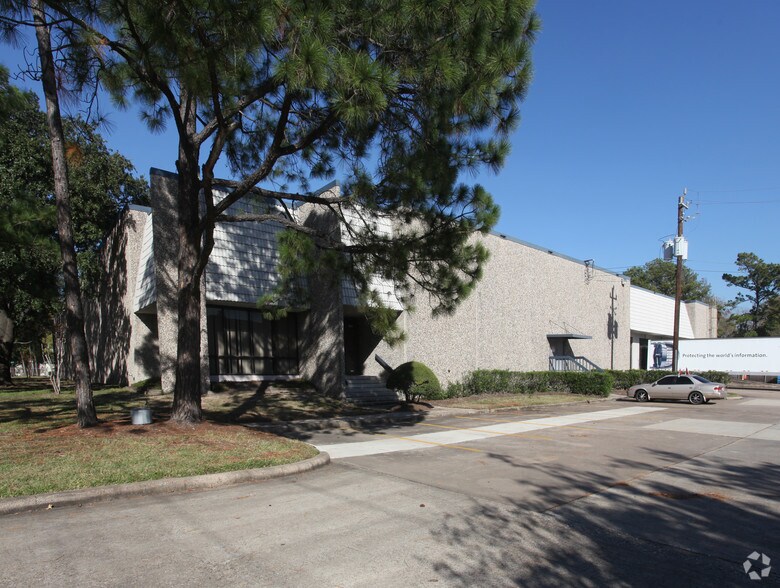 More Photos Of 3701-3749 Yale St, Houston Unknown For Lease