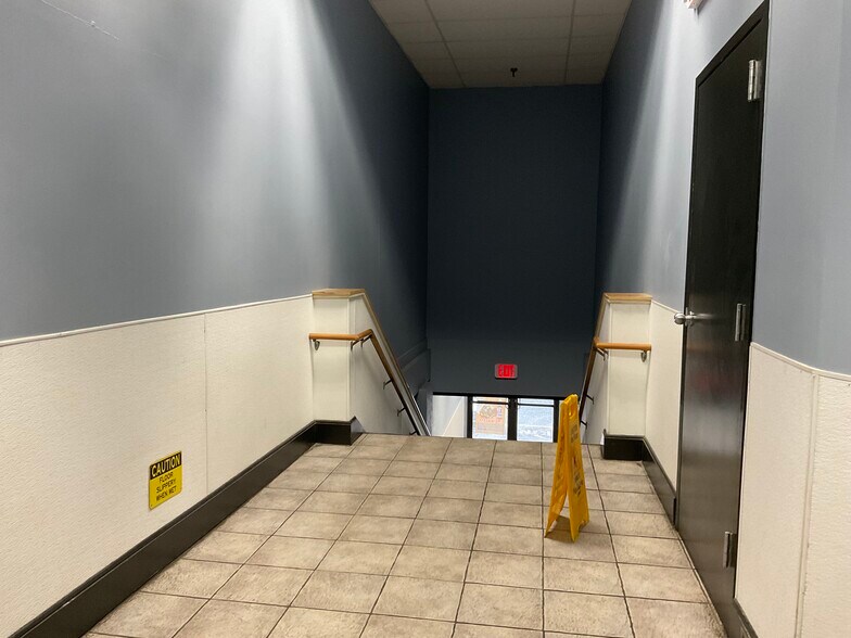 More Photos Of 37-41 North St, Pittsfield Storefront For Lease