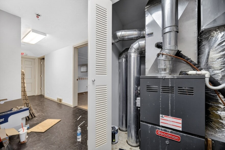 More Photos Of 4226 Mayfield Rd, Cleveland Freestanding For Sale