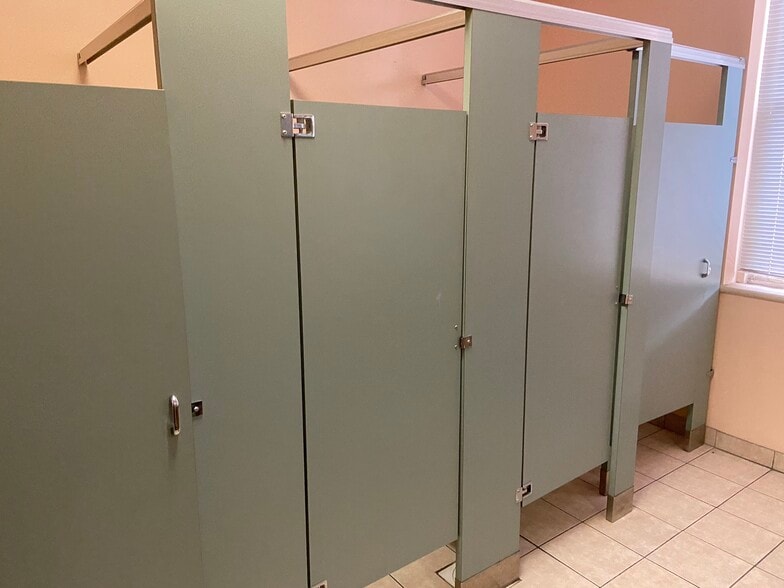 More Photos Of 947 Aisquith St, Baltimore Religious Facility For Sale