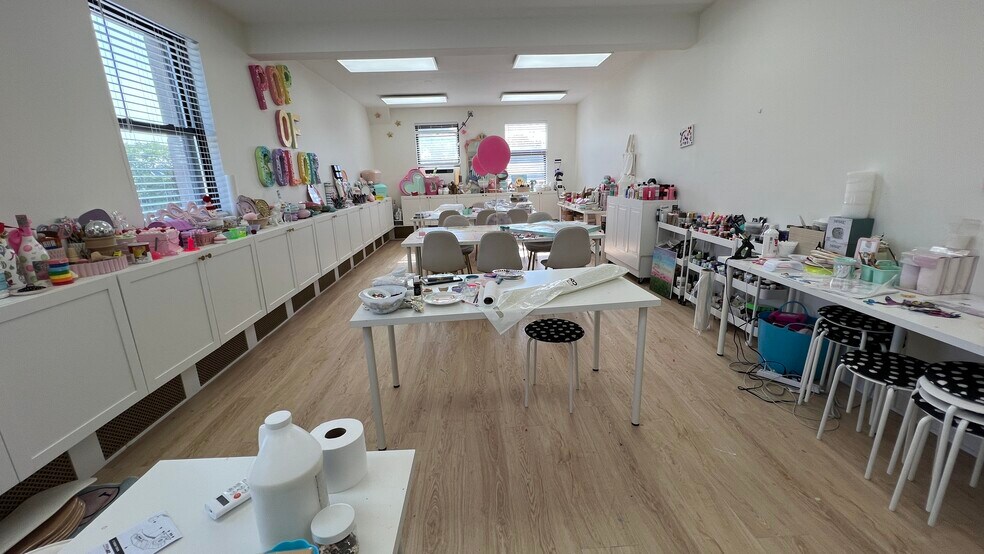More Photos Of 2943-2957 Long Beach Rd, Oceanside Storefront Retail Office For Lease