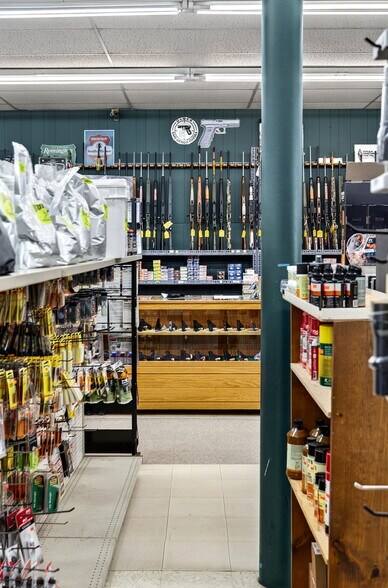 More Photos Of 23 W Main St, Canton Flex For Sale