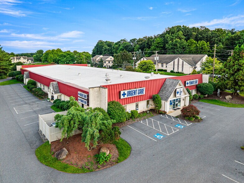 More Photos Of 51 S Pine St, Elverson Office For Sale