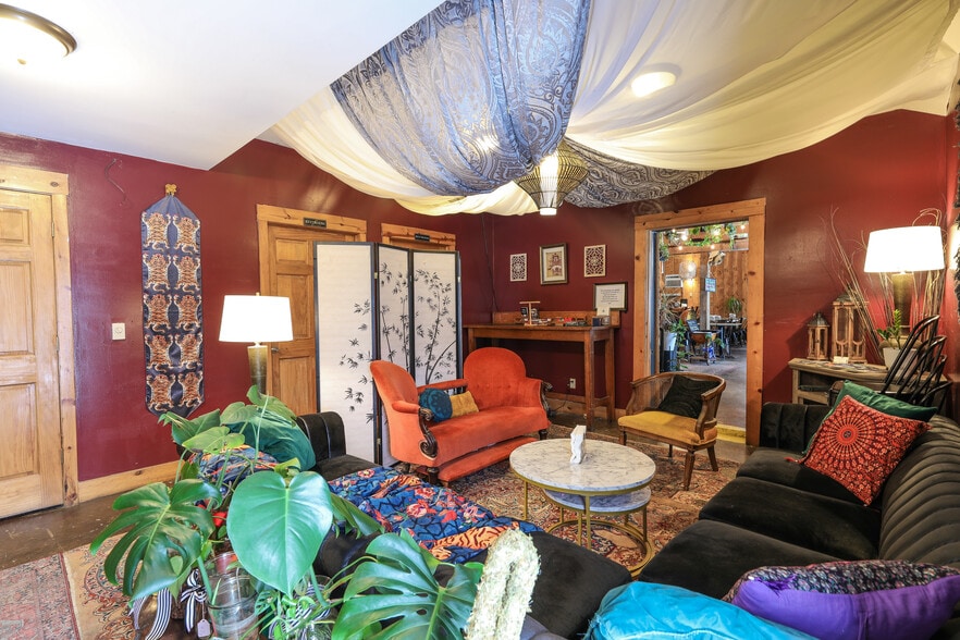 More Photos Of 16454 Appalachian Hwy, Thomas Restaurant For Sale