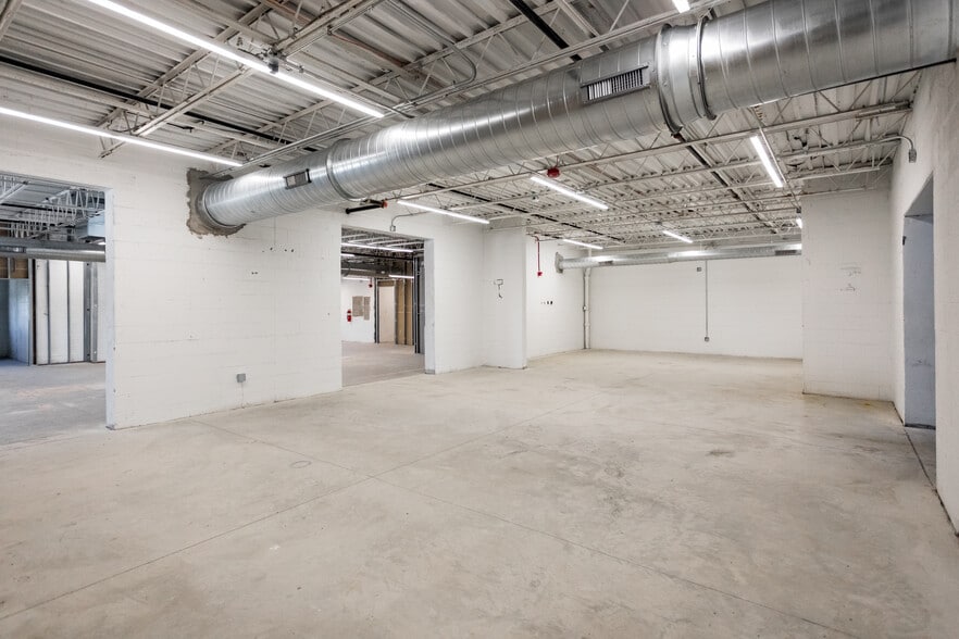 More Photos Of 2000 Division St, Detroit Warehouse For Sale