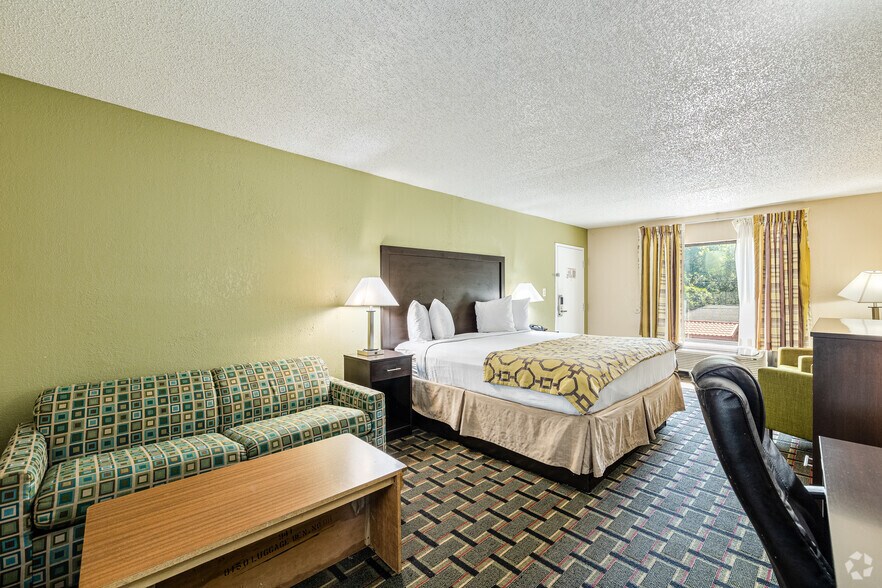 More Photos Of 3598 W US Highway 90, Lake City Hotel For Sale