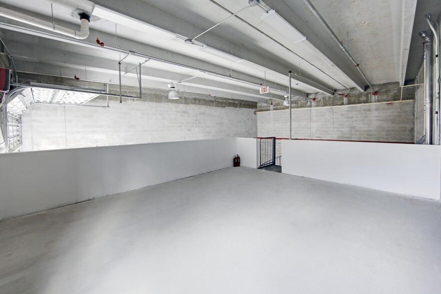 More Photos Of 2355 NW 70th Ave, Miami Warehouse For Lease