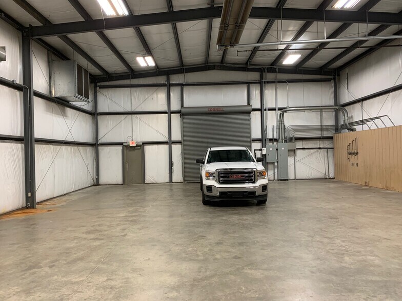 More Photos Of 2227 N Leg Rd, Augusta Warehouse For Lease