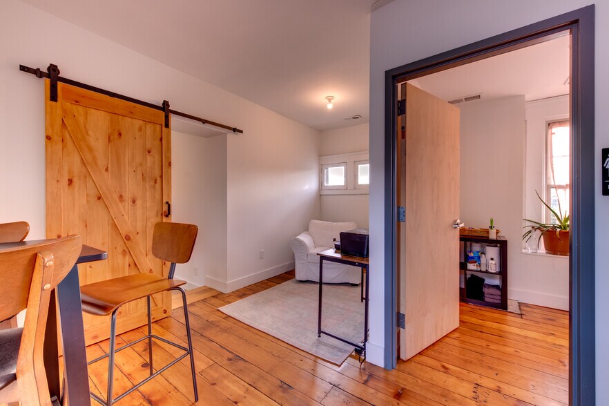 More Photos Of 209 E 4th St, Covington Office For Lease