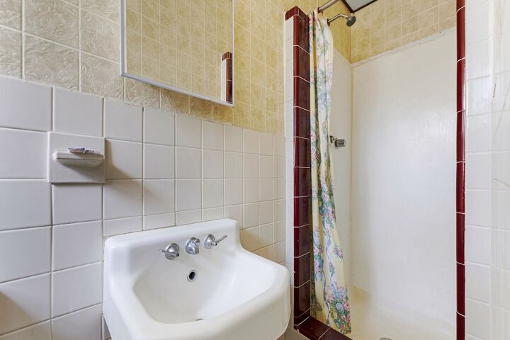 More Photos Of 3304 State Route 66, Neptune Hotel For Sale