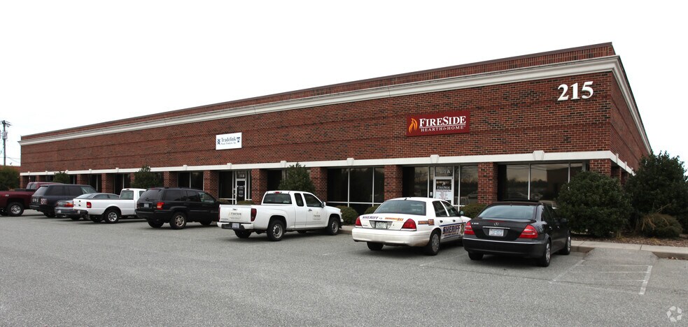 More Photos Of 215 Industrial Ave, Greensboro Warehouse For Lease