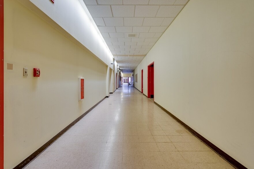 More Photos Of 275 Portsmouth Ave, Stratham Light Manufacturing For Sale