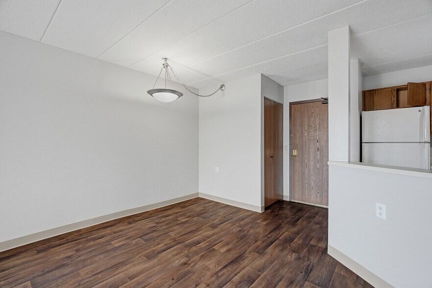 More Photos Of 985 Ivy Ave E, Saint Paul Apartments For Sale