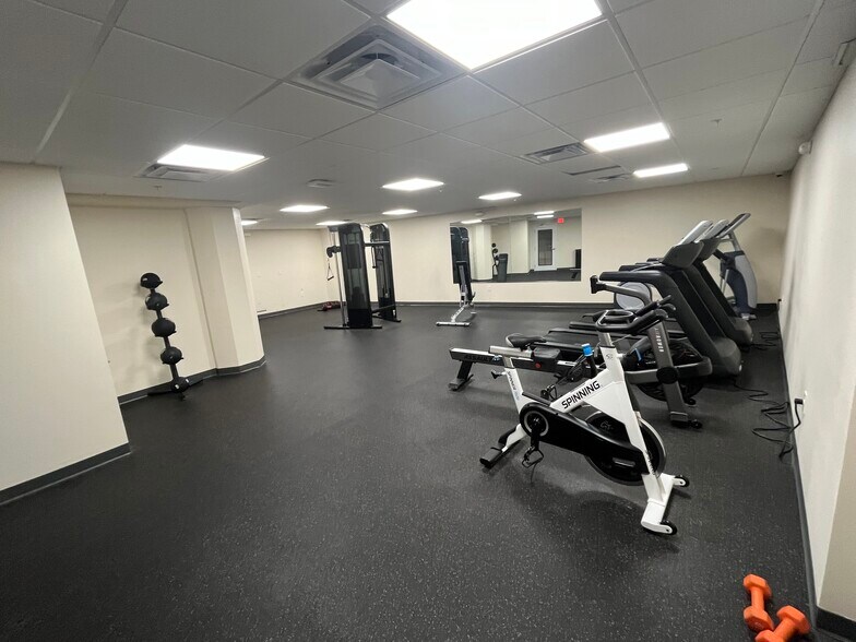 More Photos Of 192 Erie Blvd, Schenectady Apartments For Lease