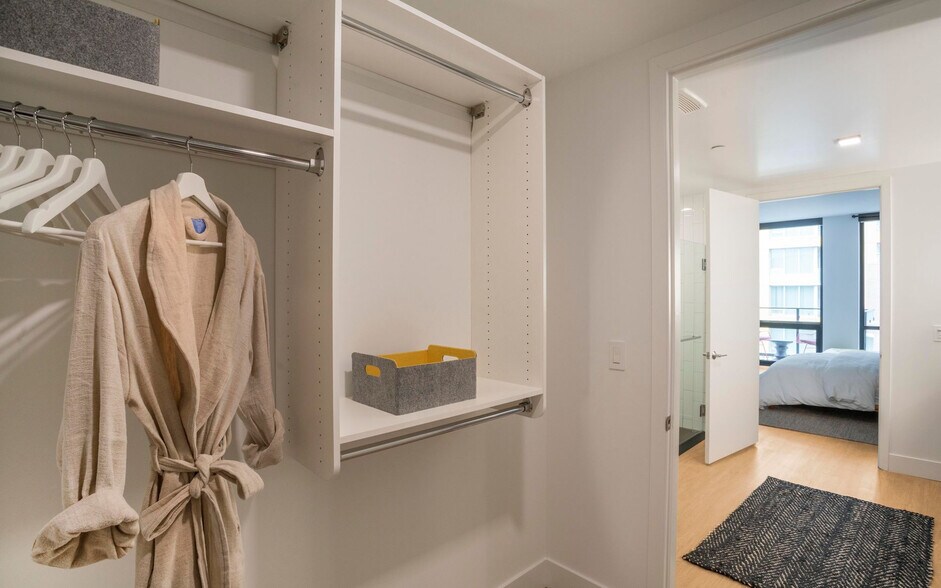 More Photos Of 1501 Island Ave, San Diego Apartments For Lease