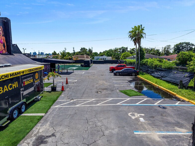 More Photos Of 728 NW 79 Street, Miami Bar For Sale