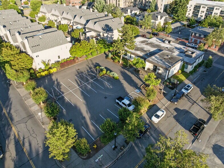 More Photos Of 400 NE Roberts Ave, Gresham Medical For Sale