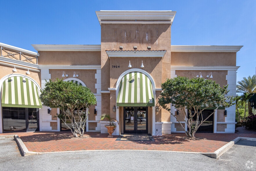 More Photos Of 7924 Via Dellagio Way, Orlando Unknown For Lease