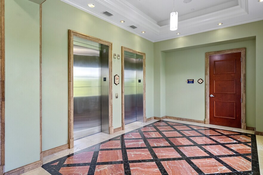 More Photos Of 7065 Westpointe Blvd, Orlando Loft Creative Space For Lease