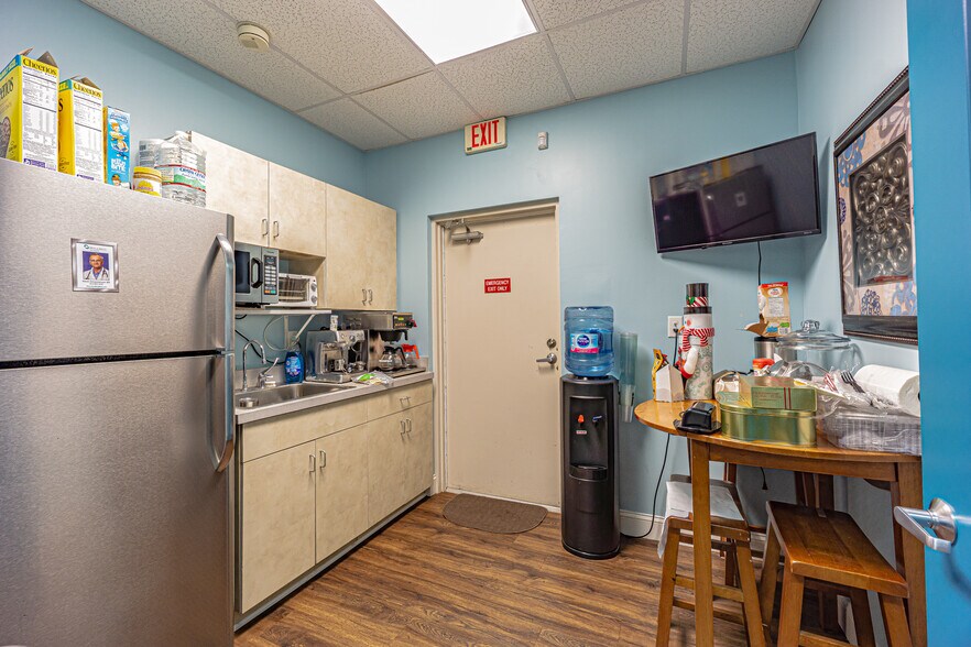 More Photos Of 6502 Gunn Hwy, Tampa Medical For Sale