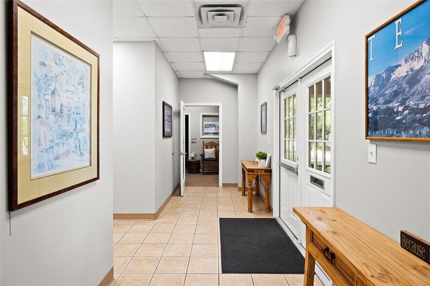 More Photos Of 800 W Highway 290, Dripping Springs Medical For Sale
