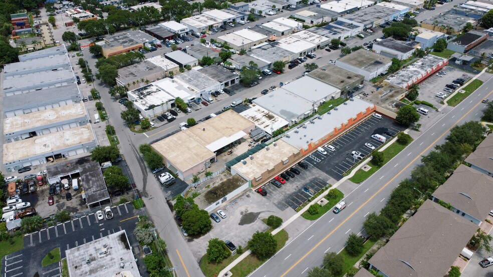 More Photos Of 241 SW 6th St, Pompano Beach Freestanding For Sale