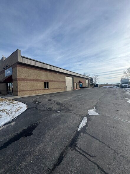 More Photos Of W5037 Amy Ave, Kaukauna Service For Lease