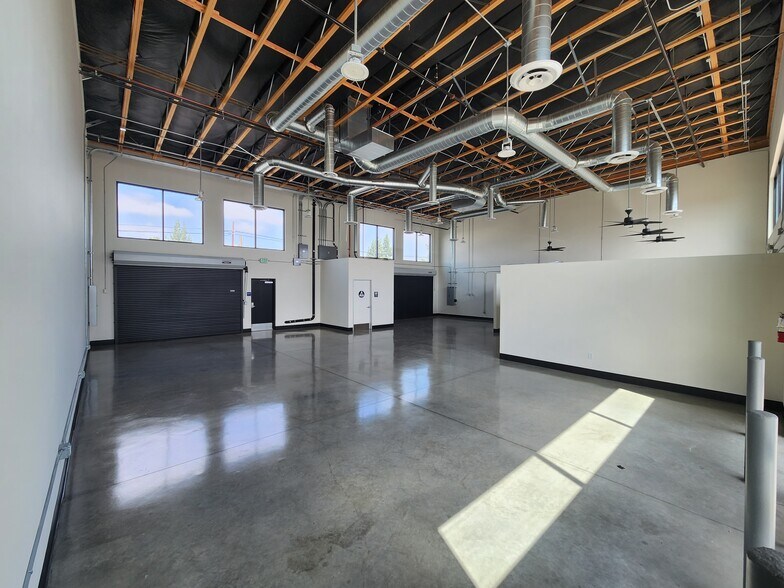 More Photos Of 9171 De Soto Ave, Chatsworth Unknown For Lease