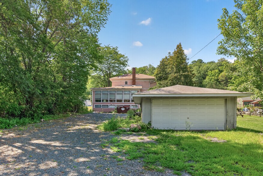 More Photos Of 418 Bench St, Taylors Falls Freestanding For Sale