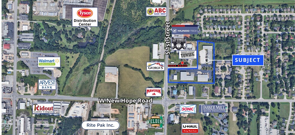 More Photos Of 1821 S 1st St, Rogers Unknown For Lease