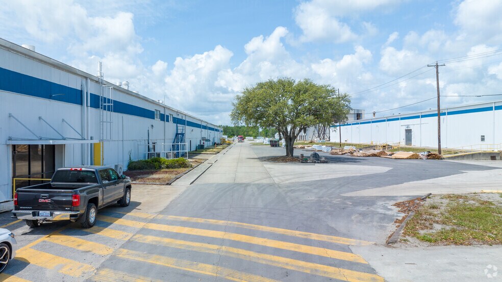 More Photos Of 202 Raleigh St, Wilmington Manufacturing For Lease