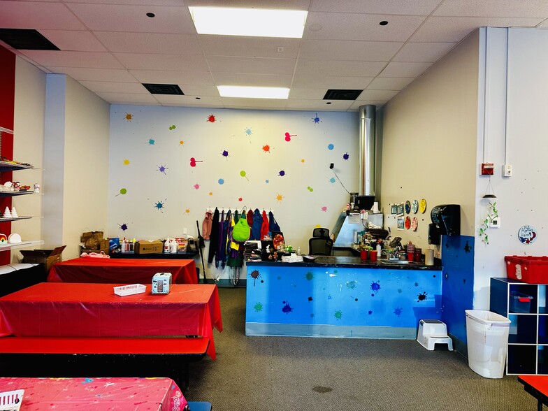 More Photos Of 61 Commerce Way, Plymouth Storefront Retail Office For Lease