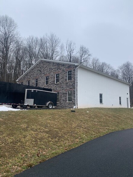 More Photos Of 1646 Chestnut Hill Rd, Morgantown Warehouse For Lease