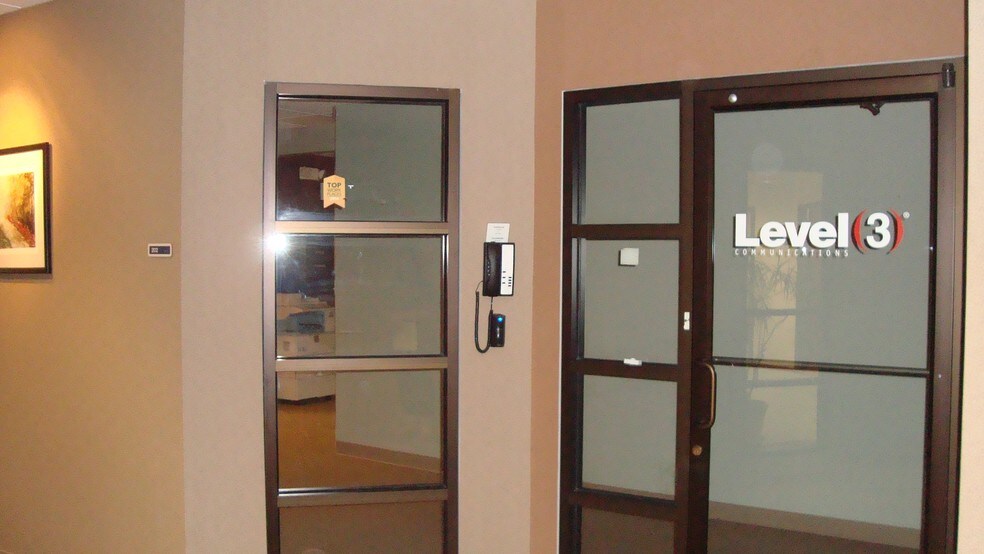 More Photos Of 10 Airline Dr, Albany Office For Lease